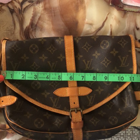 LouisVuittonSaumur shoulder crossbody 35 bag - Picture 17 of 17